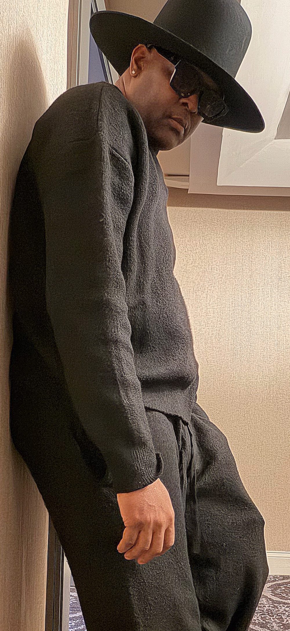 HarlemsFavoriteSon in black wool suit